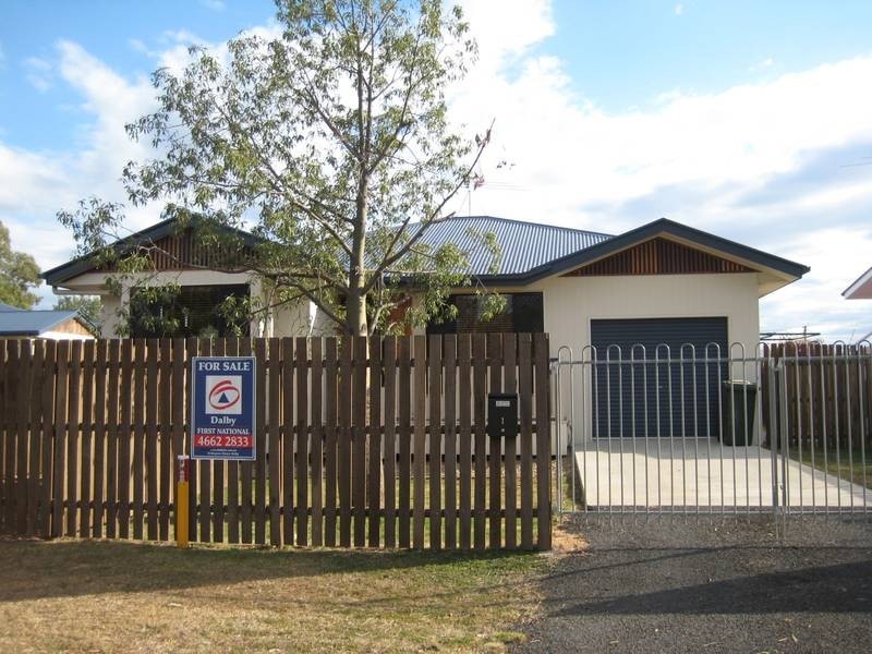 1/122 Edward Street, Dalby QLD 4405