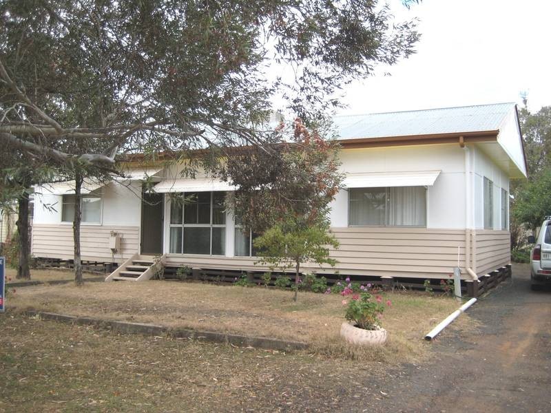 23 Knox Street, Dalby QLD 4405