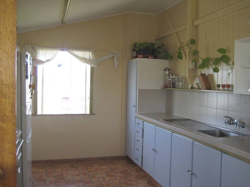 7 DeLacy Street, Kaimkillenbun QLD 4406