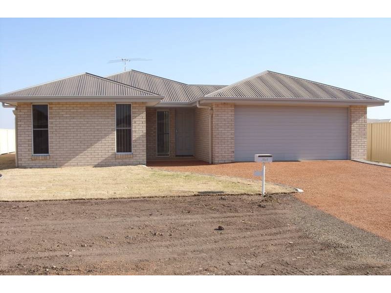 48 Wyley Street, Dalby QLD 4405