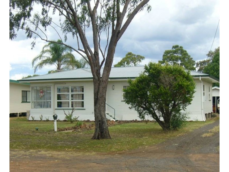 8 Moreton Street, Dalby QLD 4405