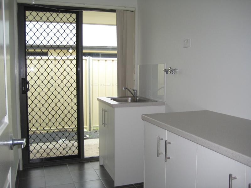 2/11 Alfred Street, Dalby QLD 4405