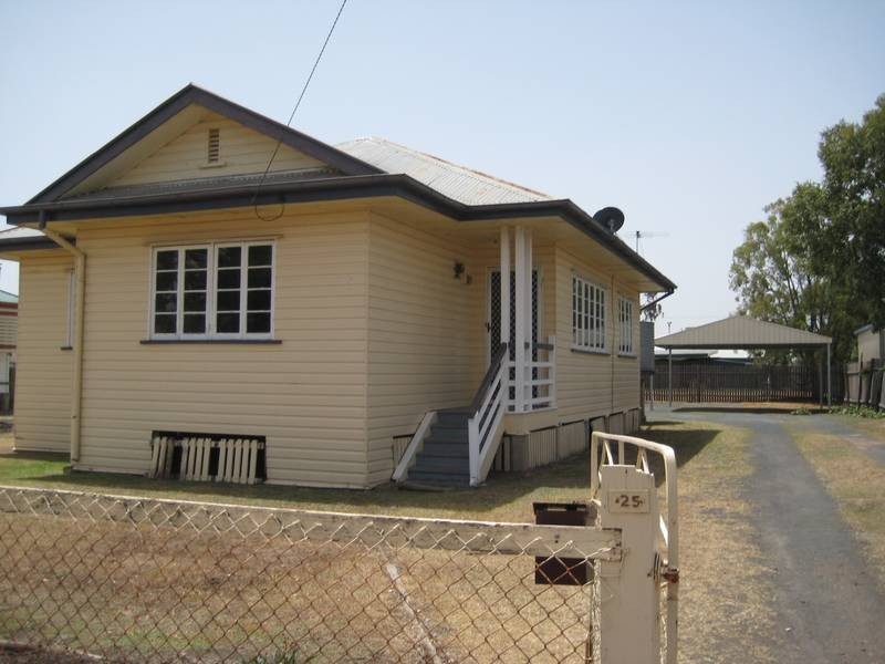 25 Palmer Street, Dalby QLD 4405