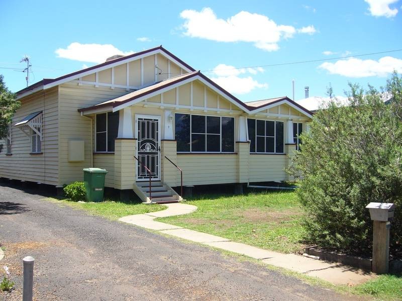 7 Patrick St, Dalby QLD 4405