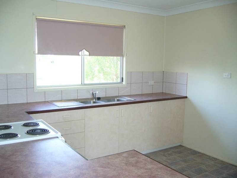 1/23 Leichhardt Av, Dalby QLD 4405