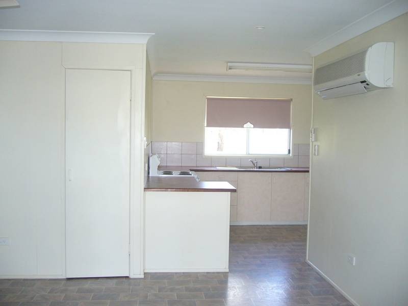 1/23 Leichhardt Av, Dalby QLD 4405