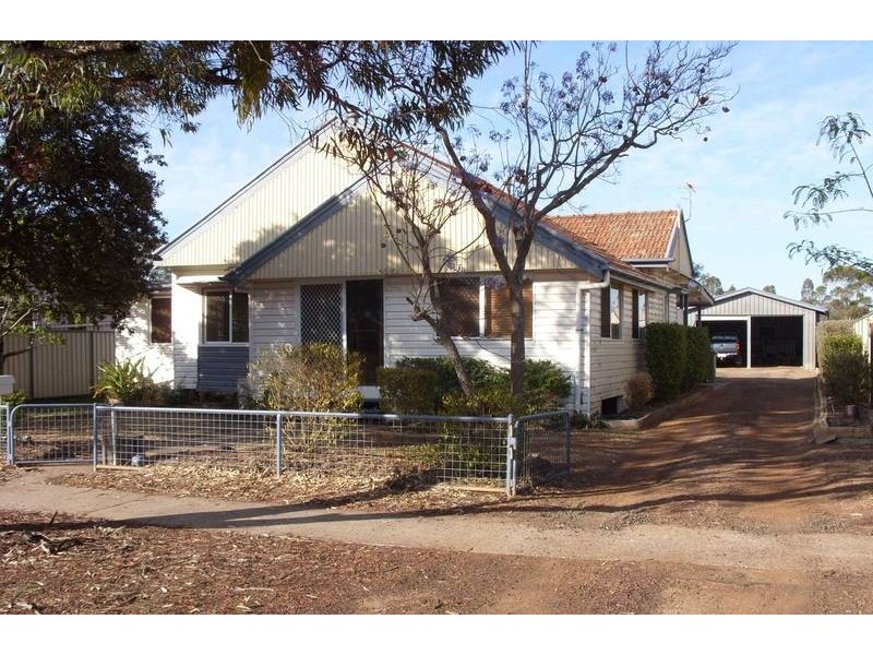79 Patrick St, Dalby QLD 4405