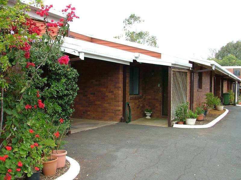2/8 New Street, Dalby QLD 4405
