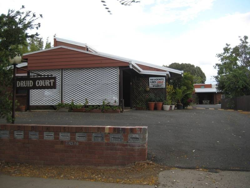 2/8 New Street, Dalby QLD 4405