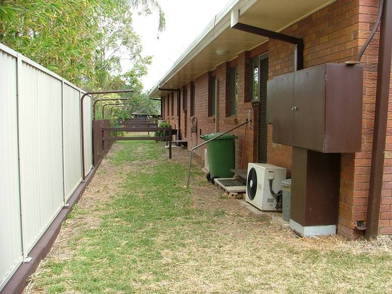 2/8 New Street, Dalby QLD 4405