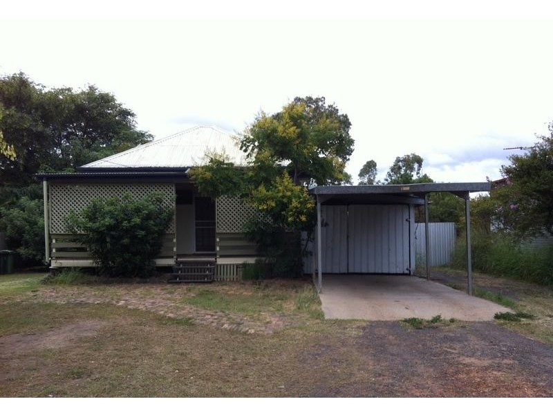 177 Pratten St, Dalby QLD 4405
