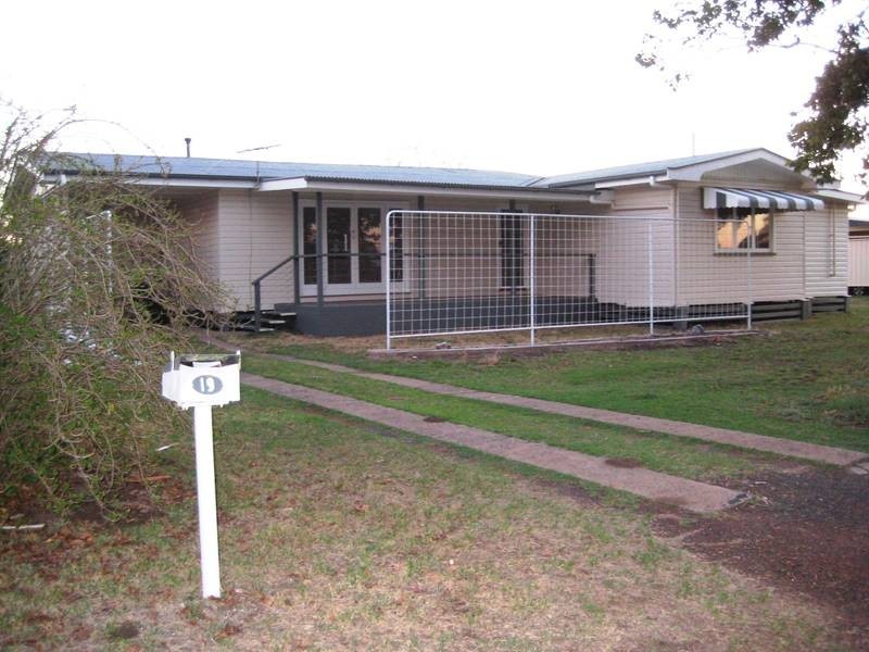 19 Bligh Street, Dalby QLD 4405