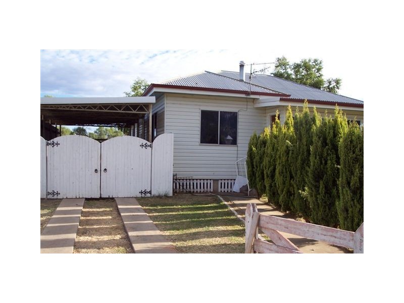 73 Rugby Street, Mitchell QLD 4465