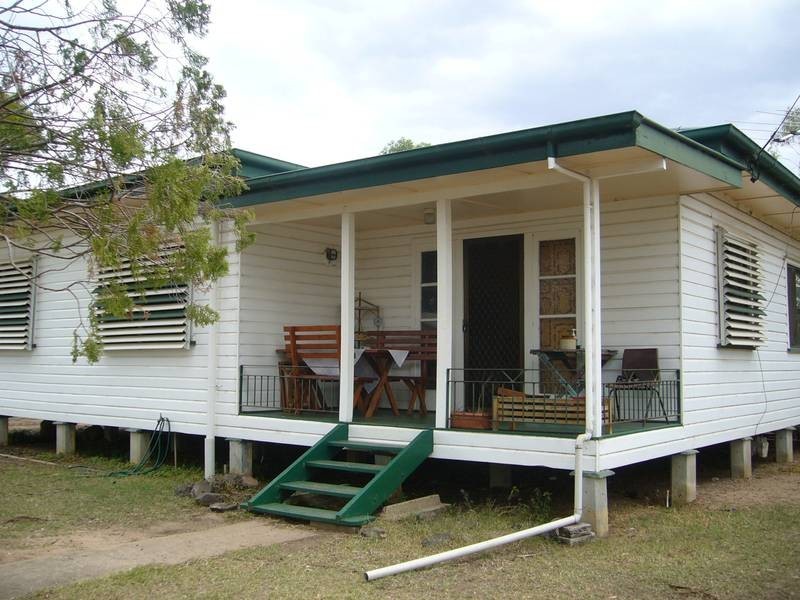 3 Lloyd Street, Dalby QLD 4405
