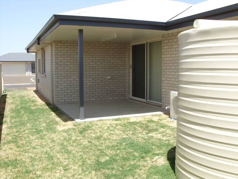 8 Dakota Place, Dalby QLD 4405
