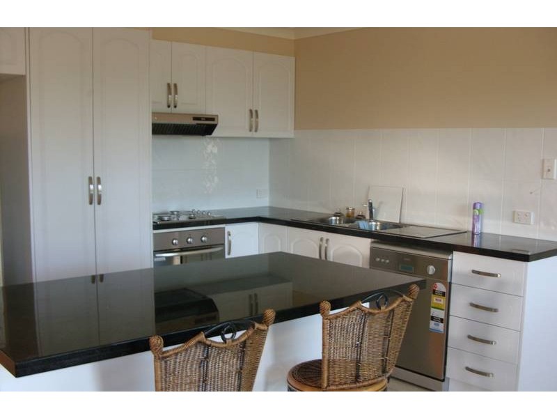 2/124 Edward Street, Dalby QLD 4405