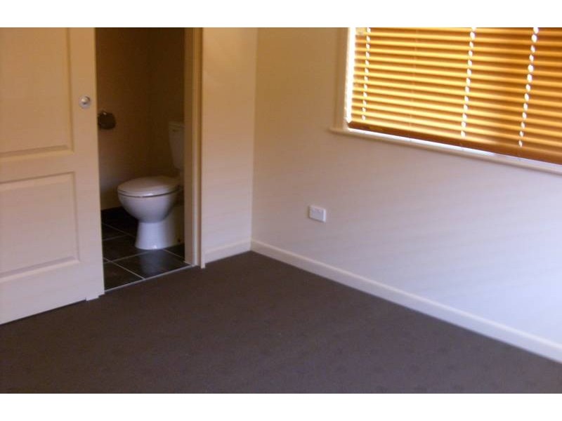 2/124 Edward Street, Dalby QLD 4405