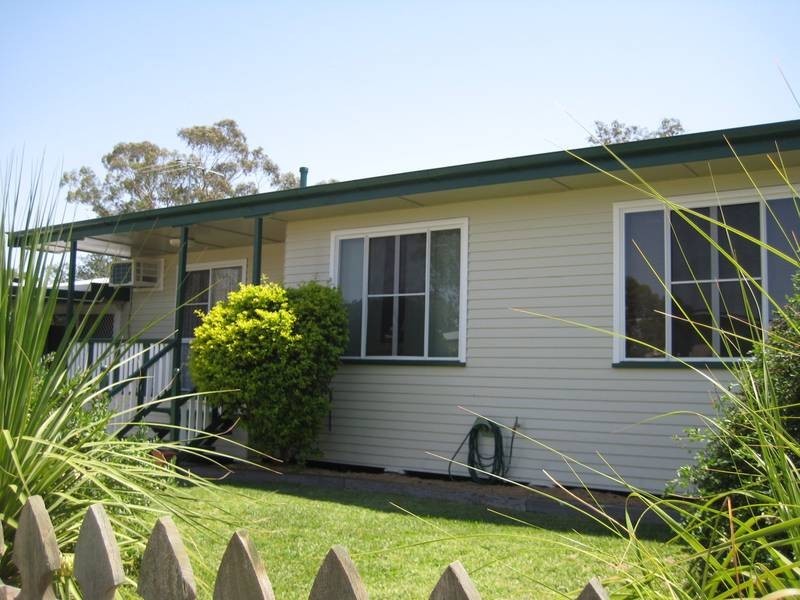 21 Hawthorne St, Dalby QLD 4405