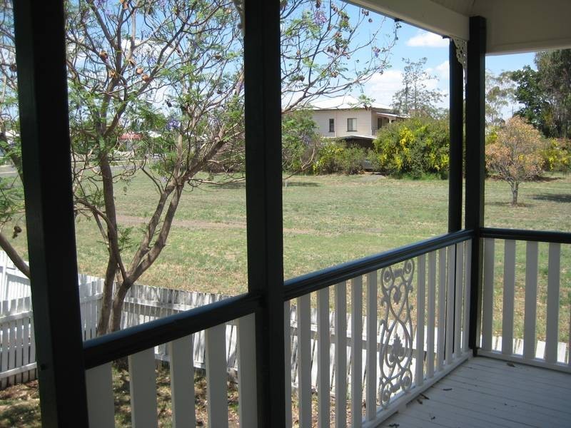 2/70 Bunya Street, Dalby QLD 4405