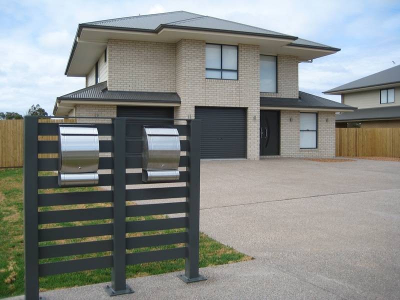 8 Montclair Close (Residence 1), Dalby QLD 4405