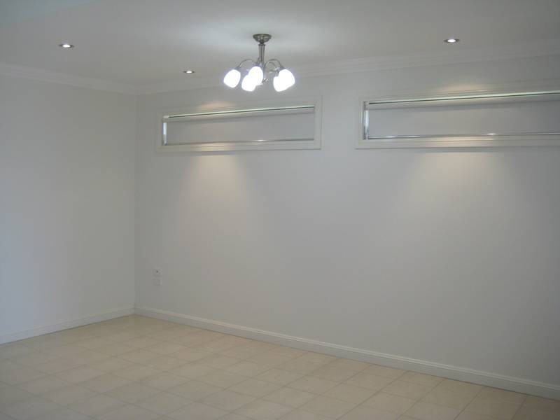 8 Montclair Close (Residence 1), Dalby QLD 4405