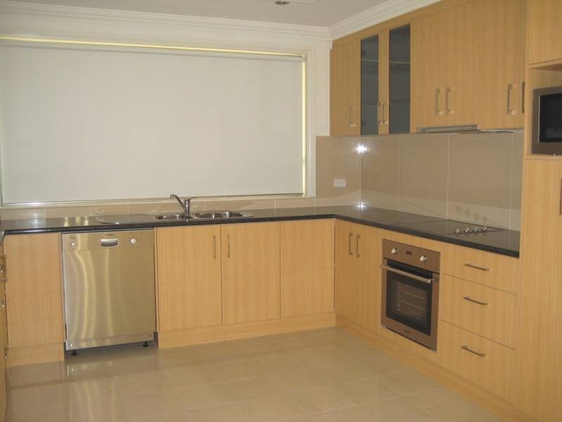 8 Montclair Close (Residence 1), Dalby QLD 4405