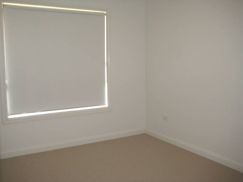 8 Montclair Close (Residence 1), Dalby QLD 4405