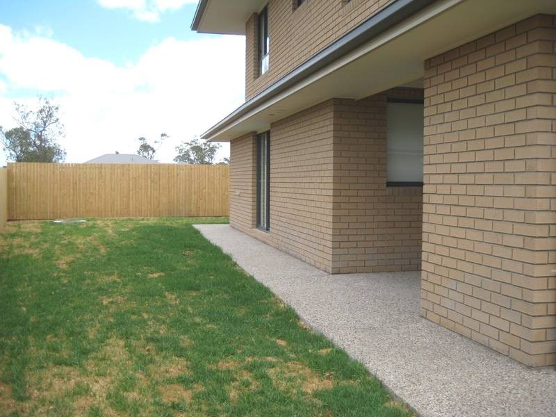 8 Montclair Close (Residence 2), Dalby QLD 4405