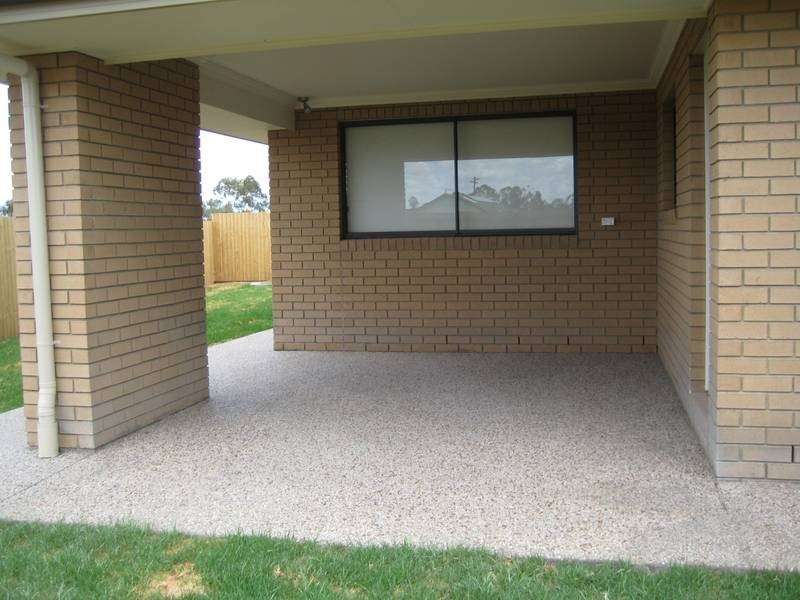 8 Montclair Close (Residence 2), Dalby QLD 4405