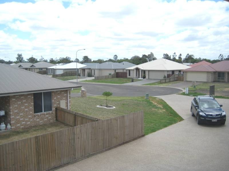 8 Montclair Close (Residence 2), Dalby QLD 4405
