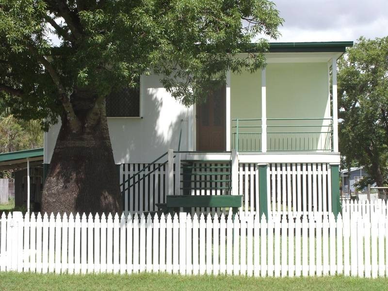 9 Amos Street, Dalby QLD 4405