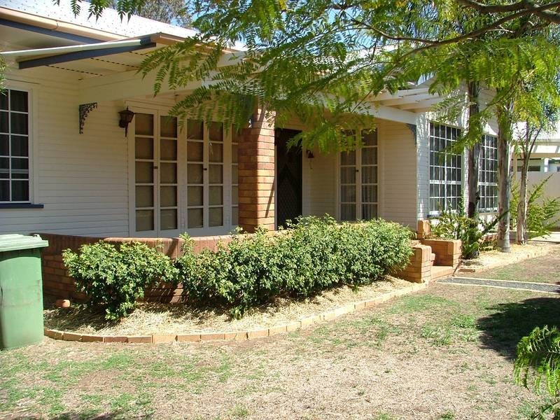 4 Connelly Street, Dalby QLD 4405