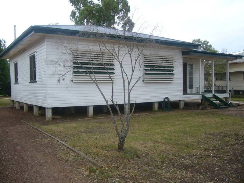 3 Lloyd Street, Dalby QLD 4405