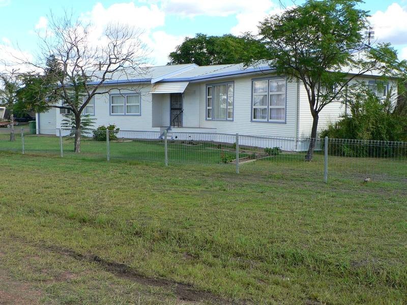 26 Moreton Street, Dalby QLD 4405