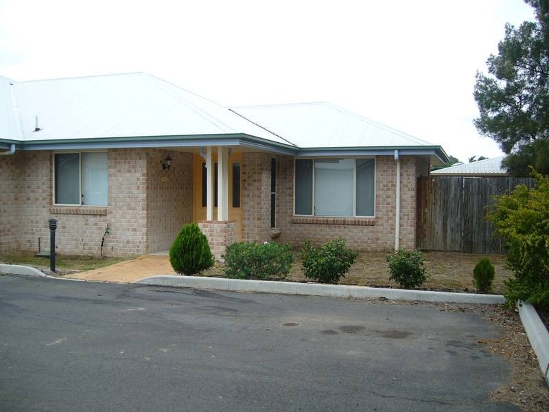 1, 2 & 3/82 Charles Street, Dalby QLD 4405