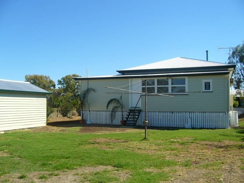 3 Amelia Street, Dalby QLD 4405