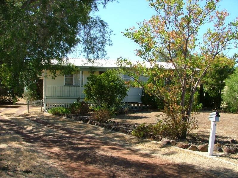14 Margaret Av, Dalby QLD 4405