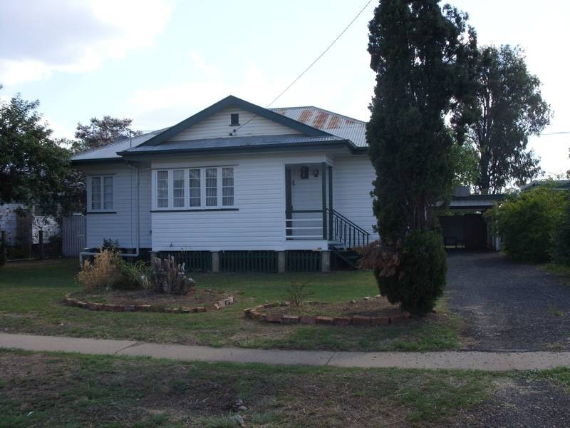 130 Bunya Street, Dalby QLD 4405