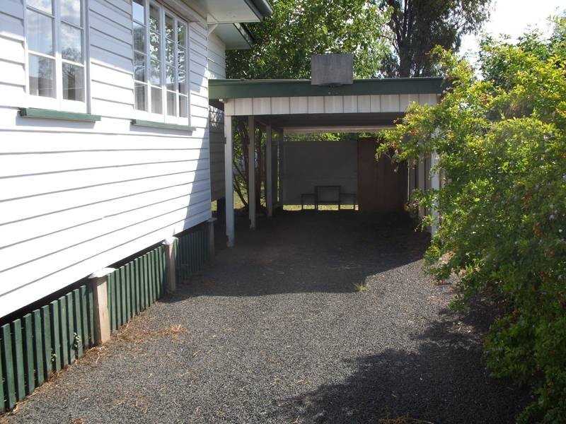 130 Bunya Street, Dalby QLD 4405