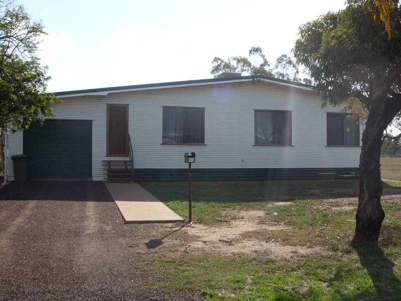12 McQueen St, Dalby QLD 4405