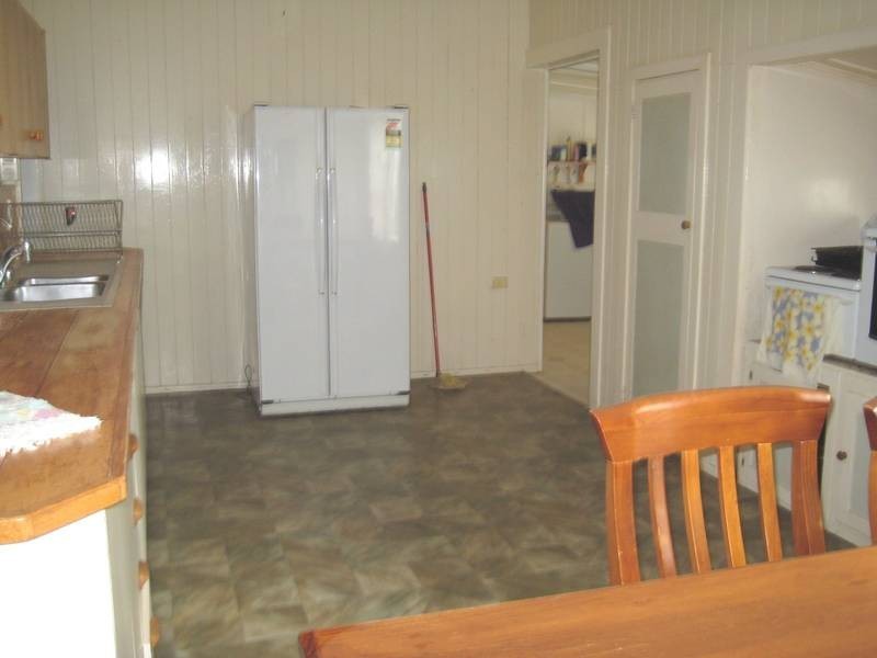 94 Drayton St, Dalby QLD 4405