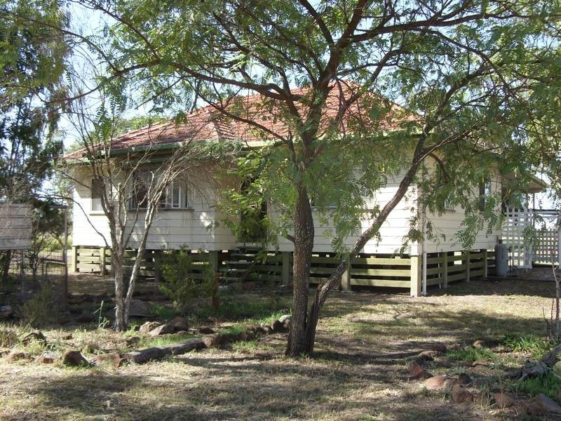 3 Oakwood St, Dalby QLD 4405