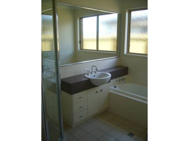 42 Glen Eagles Drive, Dalby QLD 4405