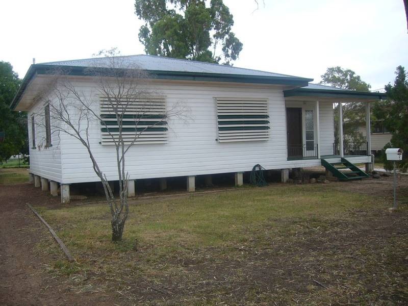 3 Lloyd Street, Dalby QLD 4405