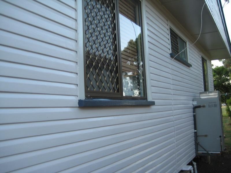 16 Nicholson St, Dalby QLD 4405