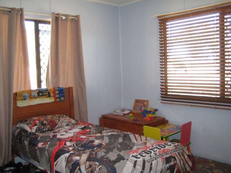 16 Nicholson St, Dalby QLD 4405