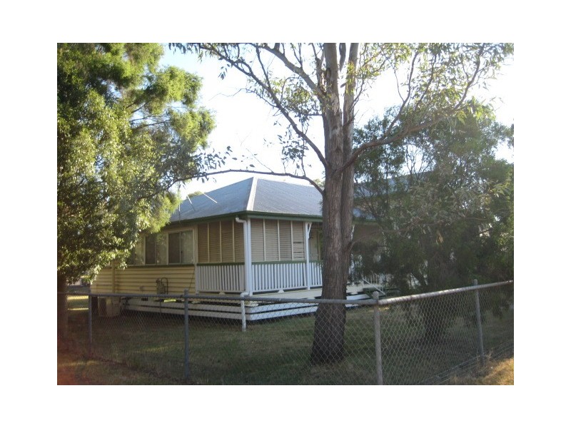 2 Loam St, Dalby QLD 4405
