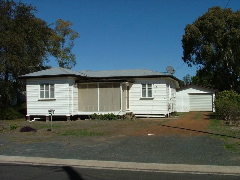 2 Drury St, Dalby QLD 4405