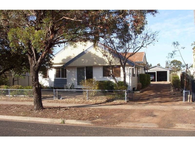 79 Patrick St, Dalby QLD 4405