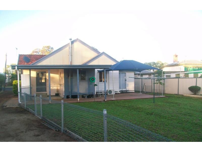 79 Patrick St, Dalby QLD 4405